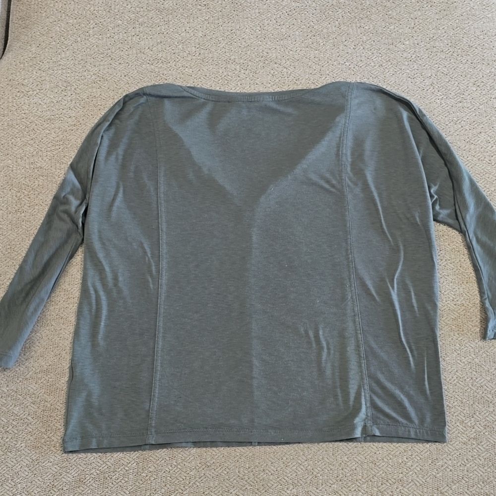Athleta Sage Green Dolman 3/4 Sleeve Top - Size XS - Picture 3 of 11